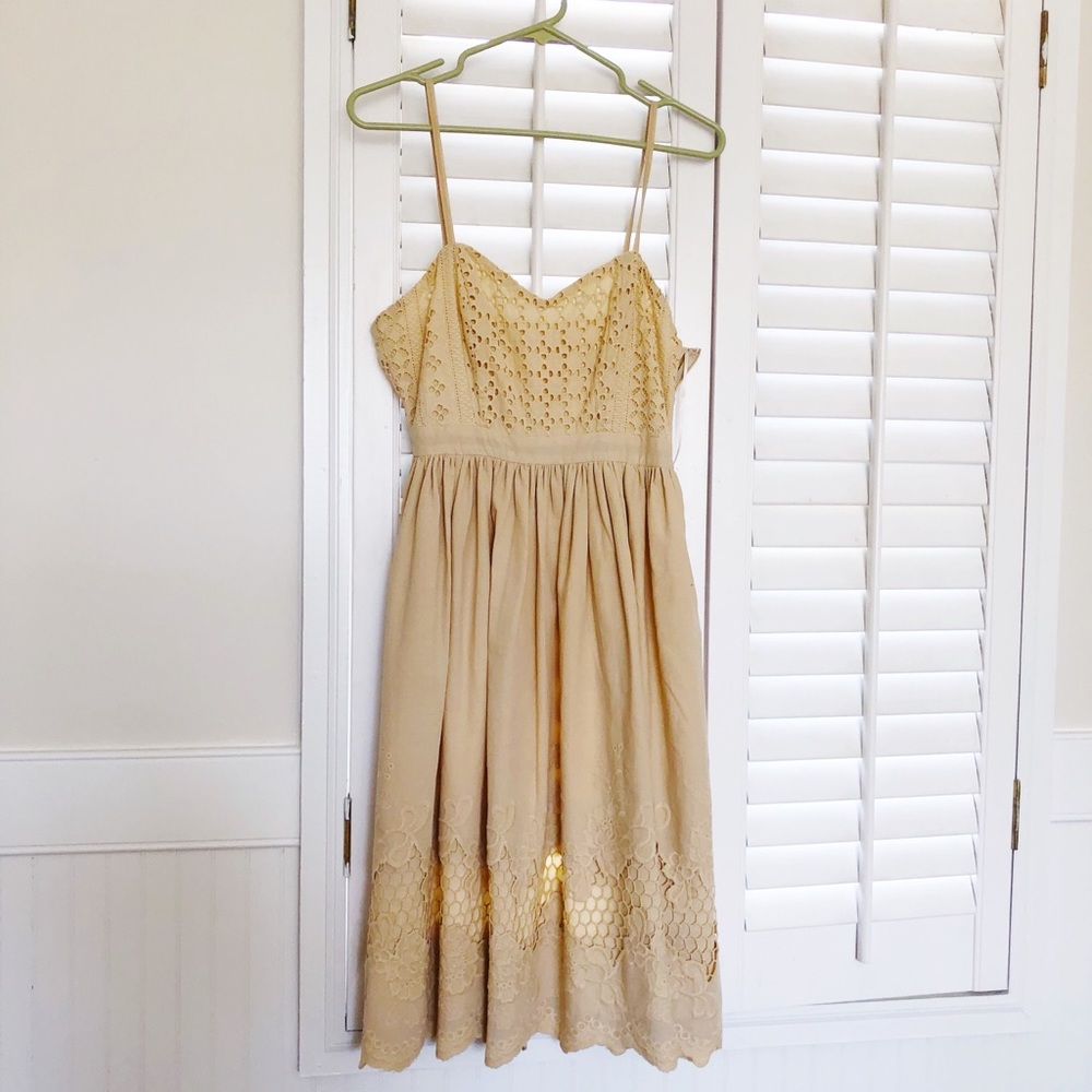 Dress mid-length